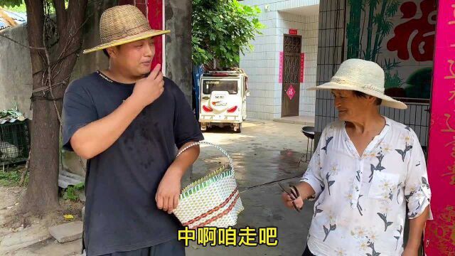 河南农村田间美食,大娘们跋山涉水,精选食材塌菜馍,味道超一流!