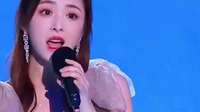 经典音乐分享:张含韵演唱成名曲《一百万个可能》歌声唯美动听,百听不厌!