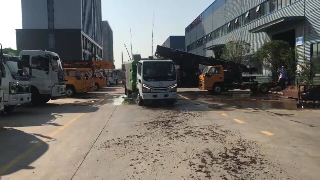 小型马路扫地车