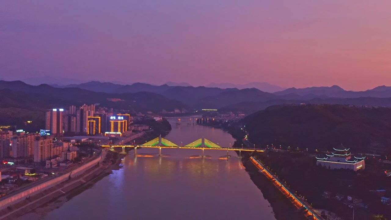 航拍安康夜景,既有绿水青山又有现代气息,汉江流域最美城市之一