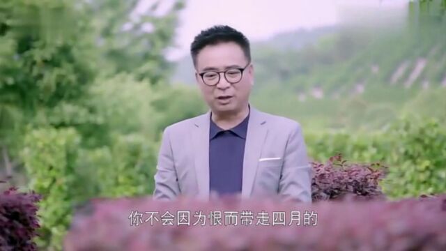 繁星:叶爸来到繁星的生母墓前,说出曾经的秘密,两人竟是他亲生