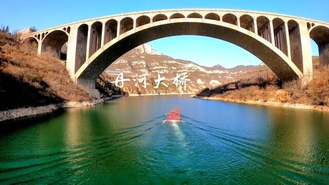 #太行山风景 #谁不喜欢这满屏诗画之地 #航拍最美家乡 #美在山水间