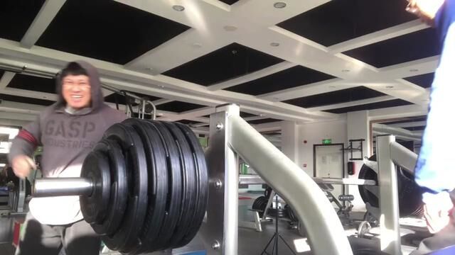 175kg卧推训练#享受运动带来的快乐 #爱健身爱生活 #卧推 #我的健身日记 #努力训练热爱生活