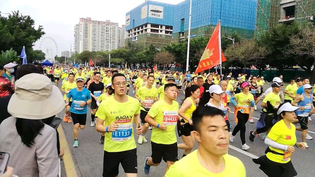 深圳市宝安区马拉松,大部队抵达,深圳市民积极参与