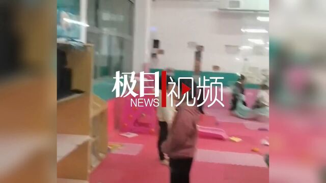 【视频】福建一工厂厂房内设儿童娱乐区,劳动部门:值得鼓励