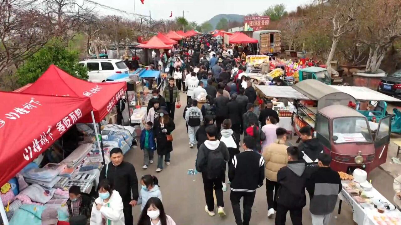 枣庄青檀寺古庙会人山人海 消费热情逐步攀升