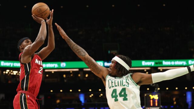 客场2比0一黑到底！热火双星创3大纪录：阿德巴约超越韦德+比肩詹姆斯