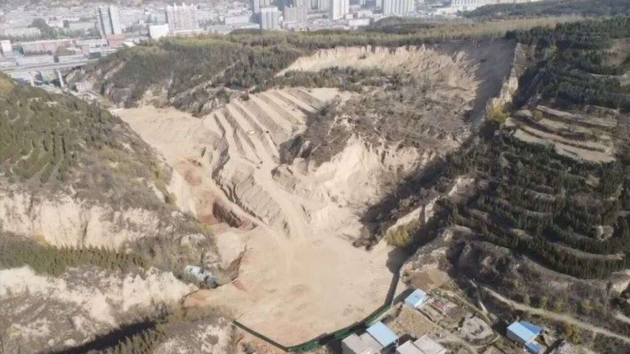 采空区离奇山体滑坡调查:5人补塌陷路被埋,村民质疑与采煤有关