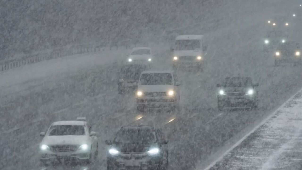 为何最近东北老下雪?南方何时能下雪?解读来了