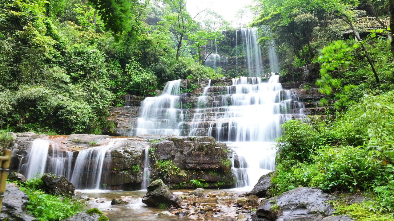 四季旅行ⷥ…‰影云南|昭通大关:“慢门”下的瀑布胜景