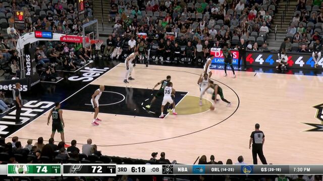 一切尽在掌握之中！布朗慢悠悠点飞防守运一步中投命中