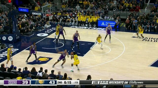 狂轰乱炸！步行者外线连飙4记三分反超并取得十分领先