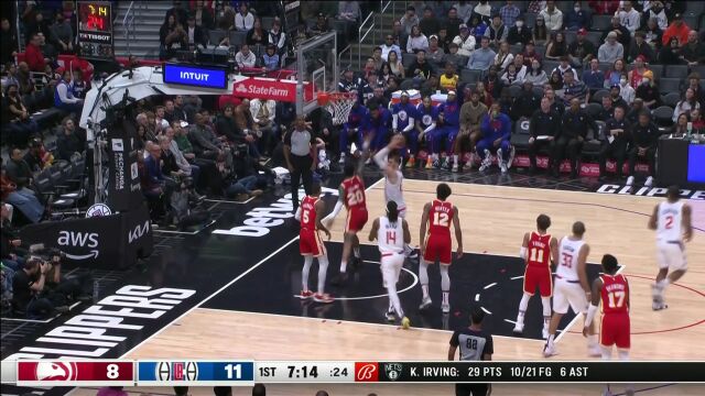 饼皇 队危速归！祖巴茨篮下强吃科林斯不费吹灰之力