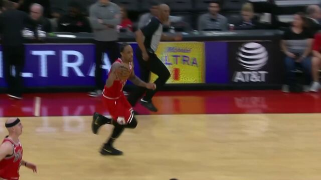 公牛三人拦网插翅难飞 拉文体能无限空接终结