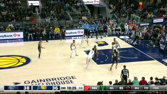 一个字 硬！伊赛亚-杰克逊一力降十会篮下强打屡屡得手