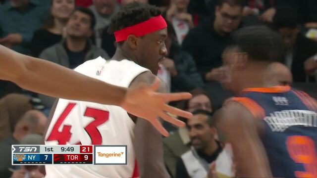 在夹缝中求生存 阿丘瓦篮下分球外线西亚卡姆三分命中