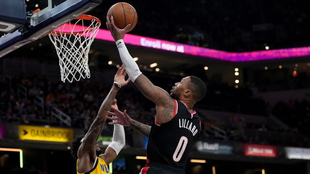 利拉德vs步行者集锦 24中7交出19+8低效答卷