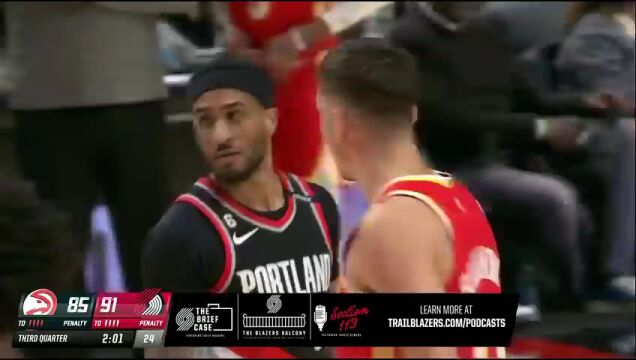 NBA常规赛：老鹰vs开拓者第3节英文原声回放