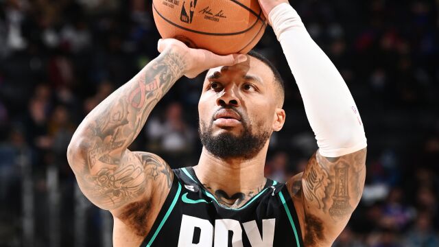 开拓者110-104活塞 利拉德轰大号三双率队挑翻活塞