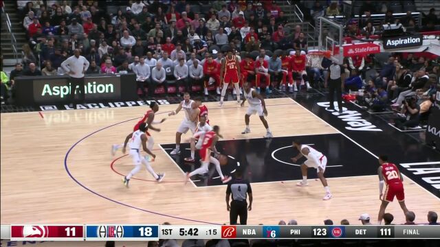 门户大开！穆雷灵动节奏将防守钉在原地