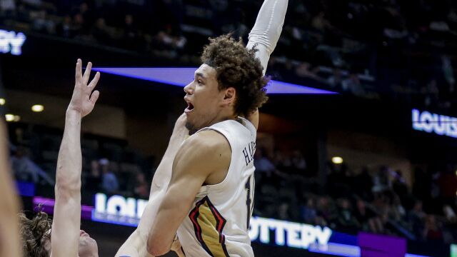 预定今日十佳球 丹尼尔斯头顶连线海耶斯单手劈扣燃炸全场
