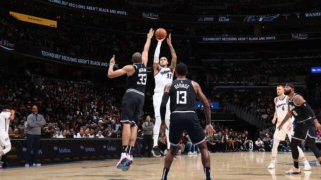 库兹马vs快船集锦 三分10中7狂轰35+12