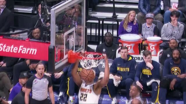 海兰德假突真传送香饼 纳吉接球起飞暴扣得手