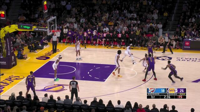 小黑的分球恰到好处 施罗德突分加布里埃尔三分发炮