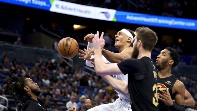 骑士117-113魔术 米切尔43分骑士险胜黄蜂