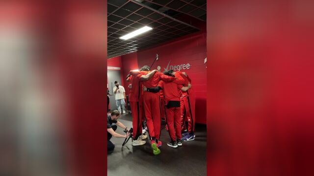 范弗利特喜提C位 猛龙赛前互动为自己加油