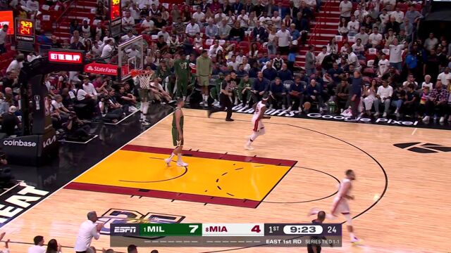 巴特勒眼疾手快抢断米德尔顿 连线斯特鲁斯飞身暴扣