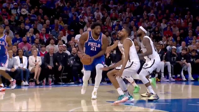 绝对值得MVP 恩比德关键时刻连拿四分接管比赛