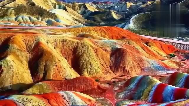 神奇的丹霞地貌,从航拍的角度,带你们一起了解张掖丹霞地貌