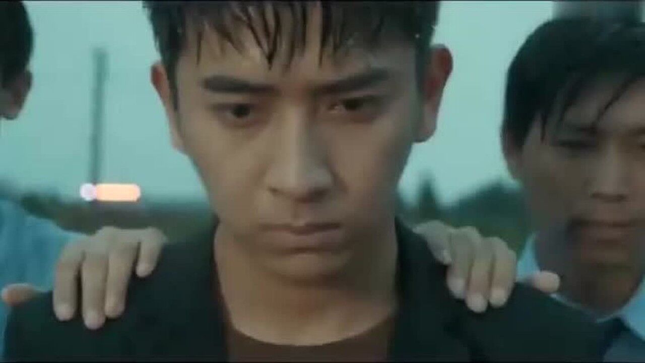 心理罪方木杀死了梁四海正要戴手铐时他站了出来