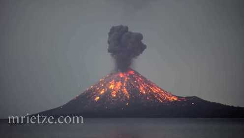 火山爆发的瞬间