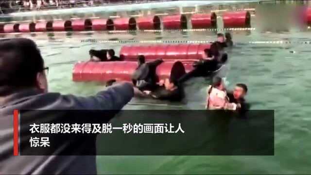 洛阳:游船翻船小孩落入水中 小伙马蹄泉跳水救人