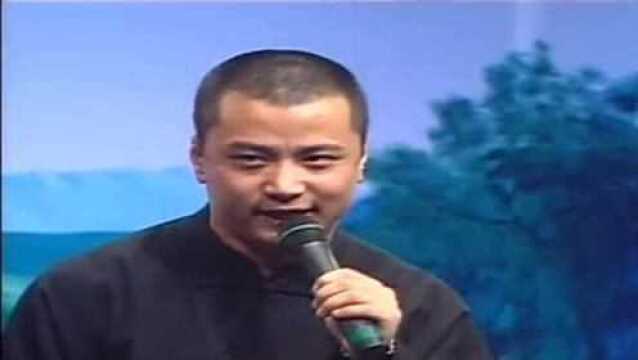 孙海峰上台演唱一段西河大鼓,观众拍手叫好