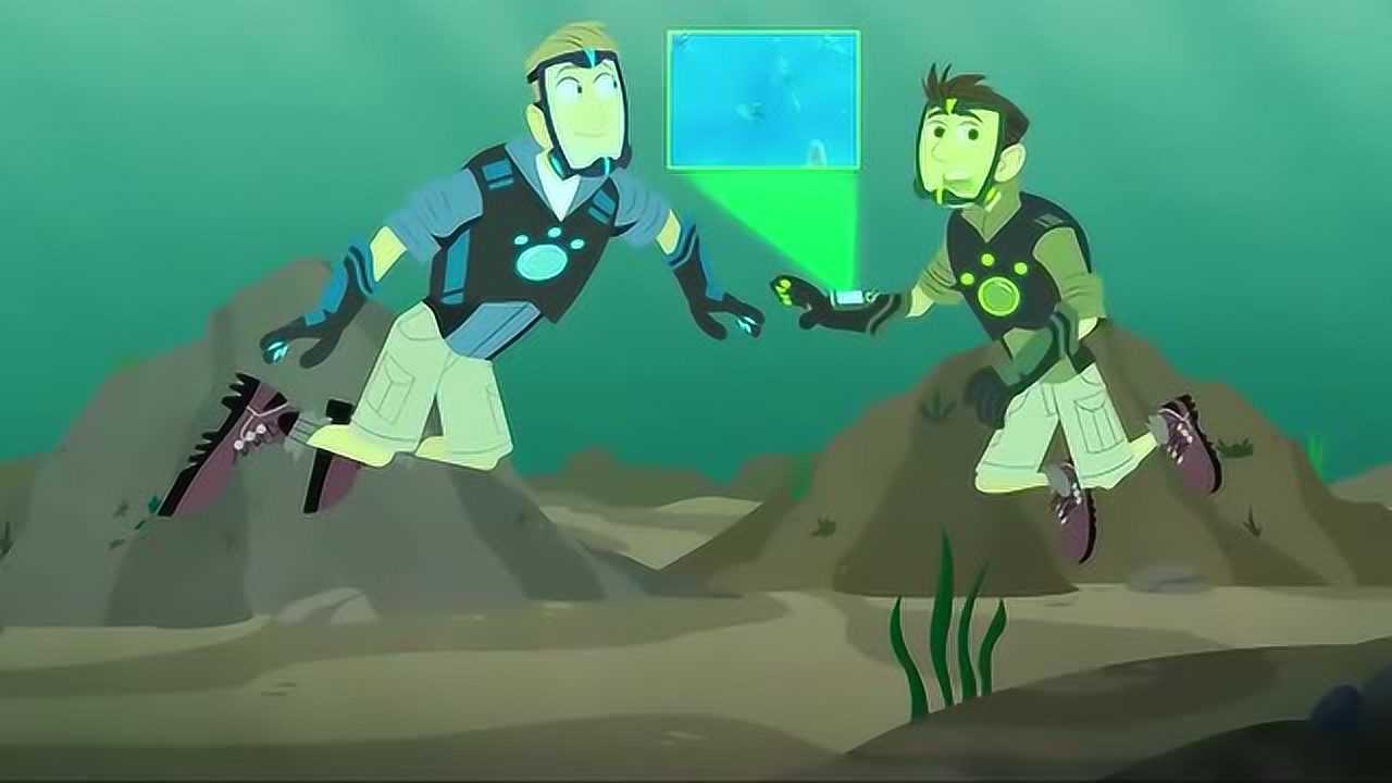 动物兄弟在河流上慢慢漂流静静的欣赏的动物的身姿