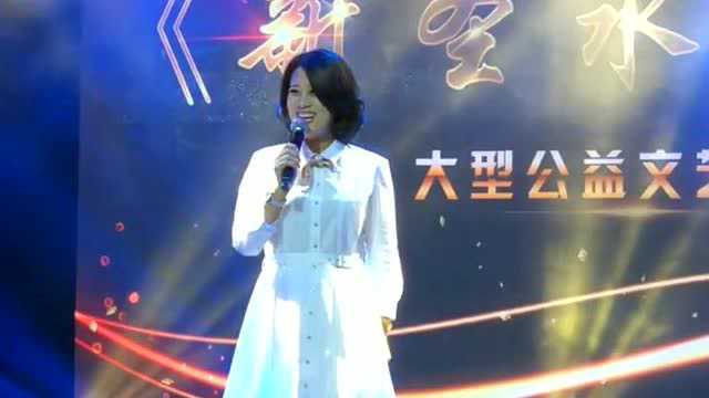 高秀敏的外甥女王红梅,现场演唱《圣水湖畔》,勾起你的回忆了吗