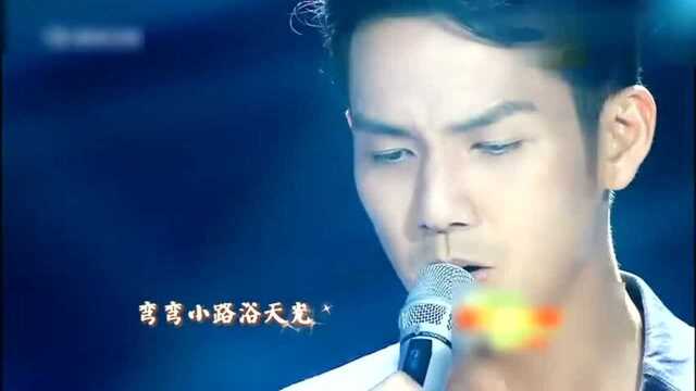 钟汉良现场献唱歌曲《故乡香》!歌一声泪两行!唱的很好听呢