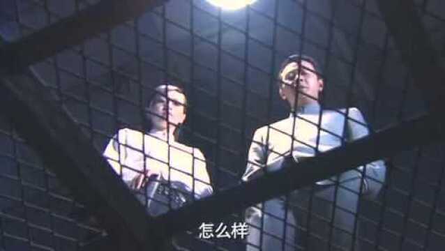 美女学院的校车,被恐怖分子逮捕,一群女学生都被抓住