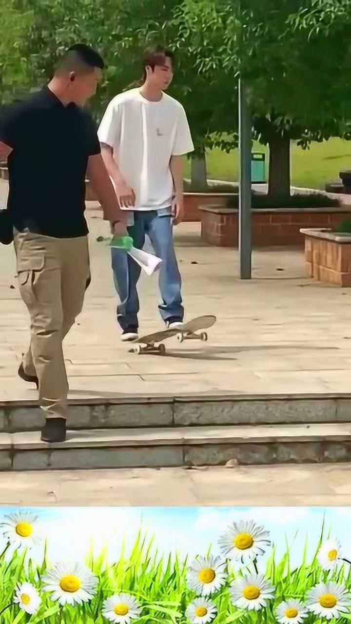 王一博玩滑板,这操作太帅了,网友可以参加比赛了