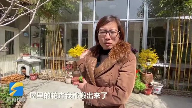 【我们的美丽庭院】箅子做灯 酒瓶当花盆 这家人把庭院变成了公园