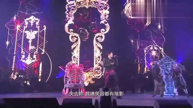 周杰伦演唱《夜曲》,经典的旋律有太多的回忆