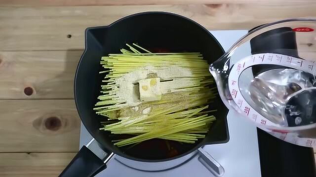 看看最简单的意大利面怎么做,西红柿意大利面