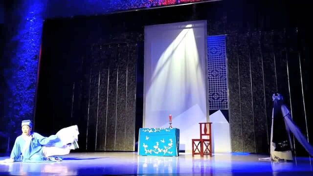 经典黄梅戏《活捉》上演中,黄梅戏演员余平、张恒饰演,好听!