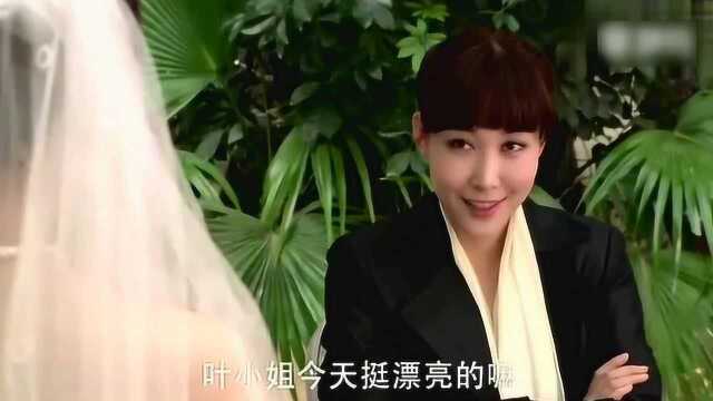 男子结婚,前妻穿“丧服”去参加婚礼,现任妻子霸气回击!