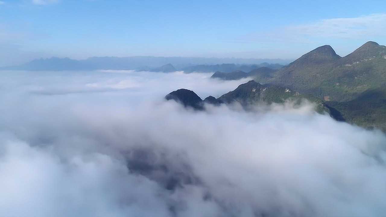 兴义鲁布革镇云湖山风景区云海美若仙境