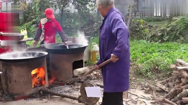 河南大哥做流动酒席,380上22个菜,比大酒店880的强