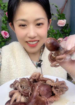 美食吃播:小八爪鱼 一口一个 - 腾讯视频